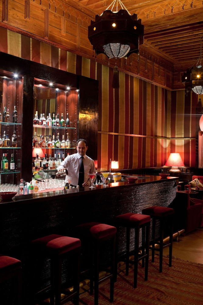 Hotel Bar
