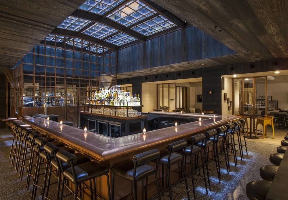 Hotel Bar