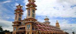    CAO DAI TEMPLE NEAR HO CHI MINH