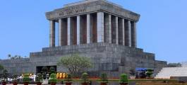 HO CHI MINH MAUSOLEUM IN HANOI
