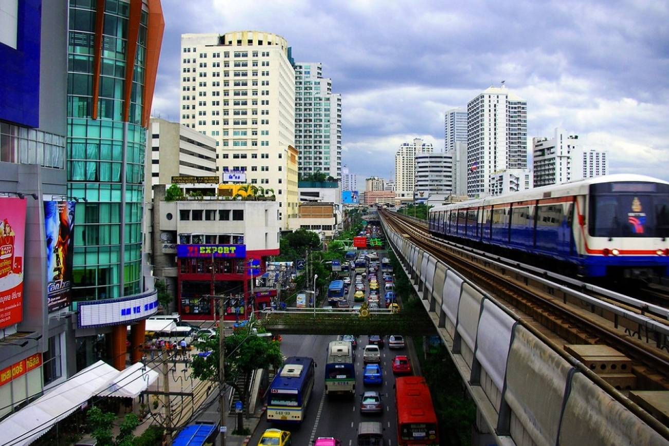 Работа в бангкоке. Skytrain Бангкок. Метро Сиам Бангкок. Наземное метро Бангкока. Надземное метро Бангкок.