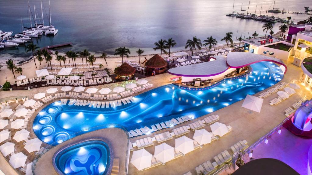Cancun for couples - can we tempt you?