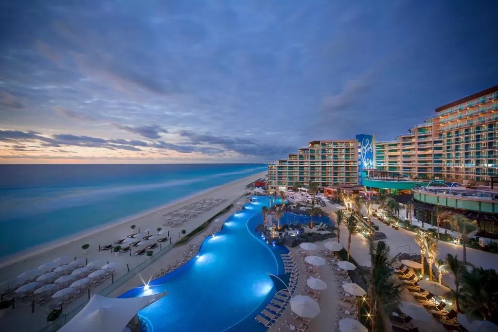 Rock on Cancun! Last minute offer!