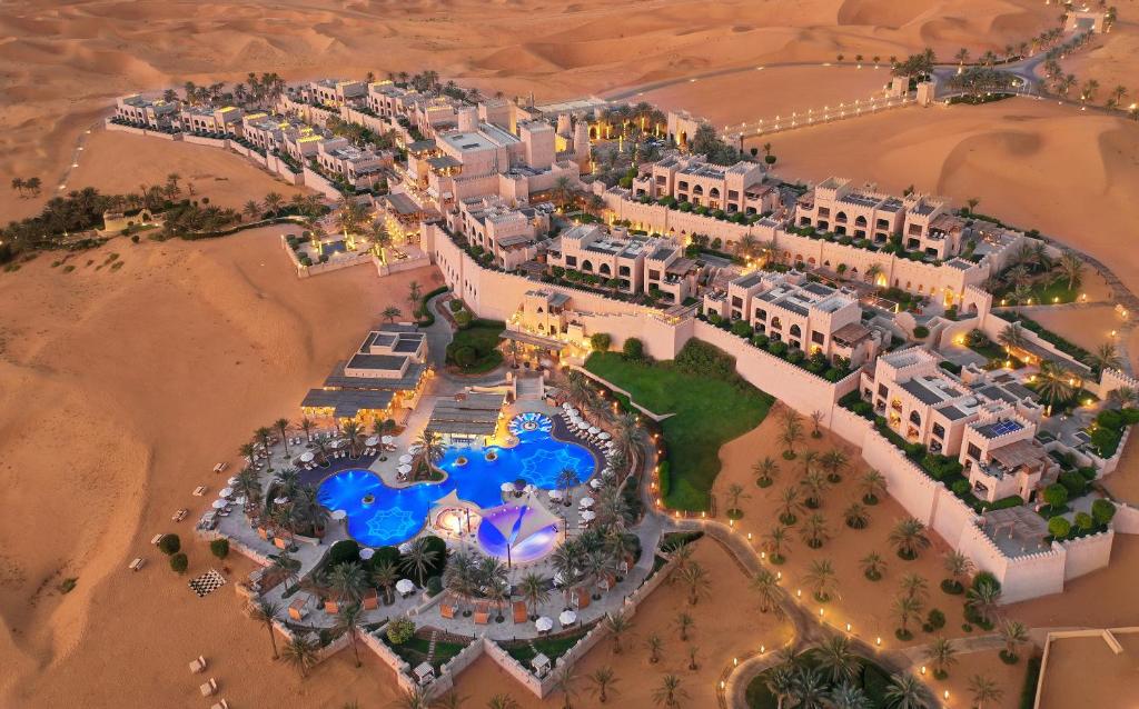 Luxury Desert + Beach Abu Dhabi Twin Centre