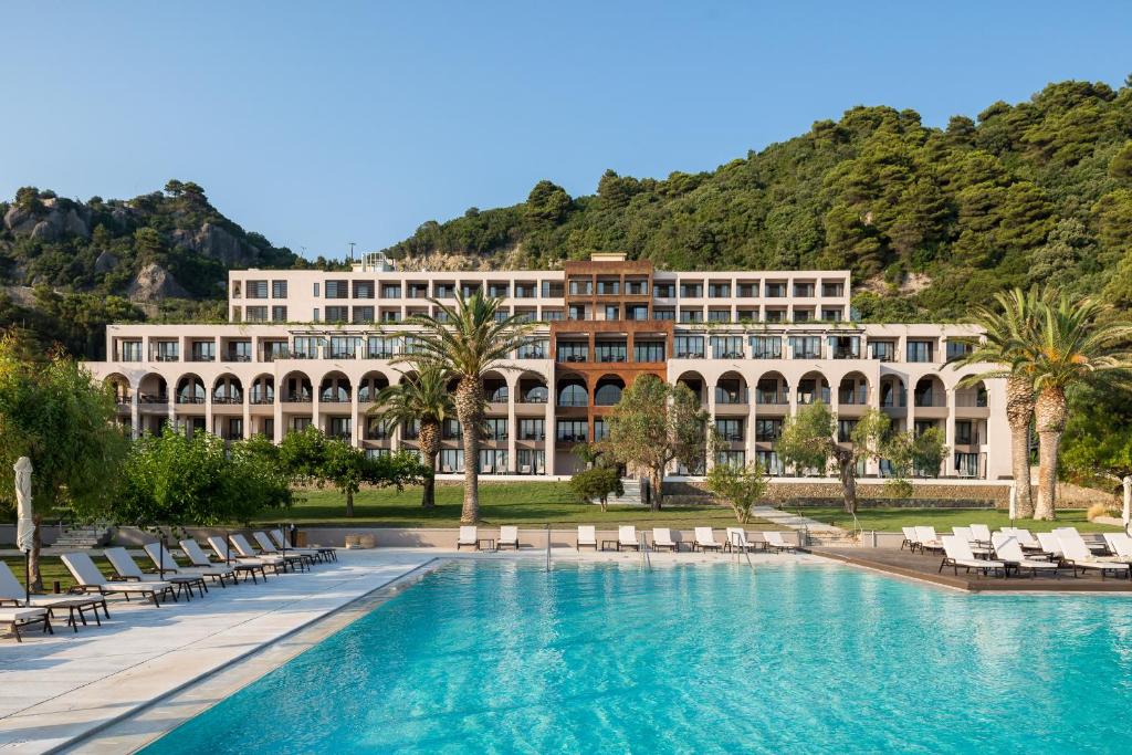 easyJet to elite hotel in Corfu!