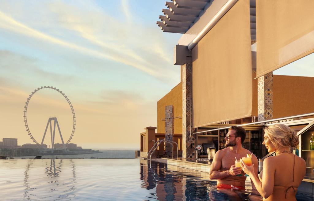 Stay in the heart of Dubai at the Sofitel Jumeirah Beach!