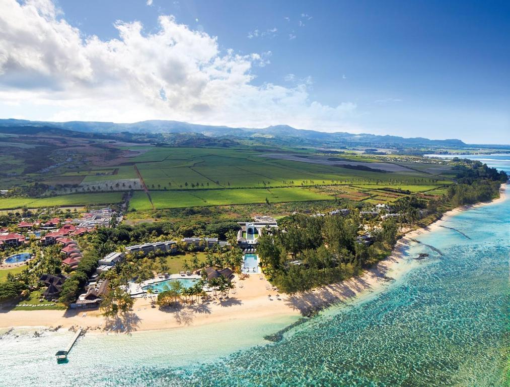 Pre-school family offer at the Outrigger Mauritius with a 30% saving!