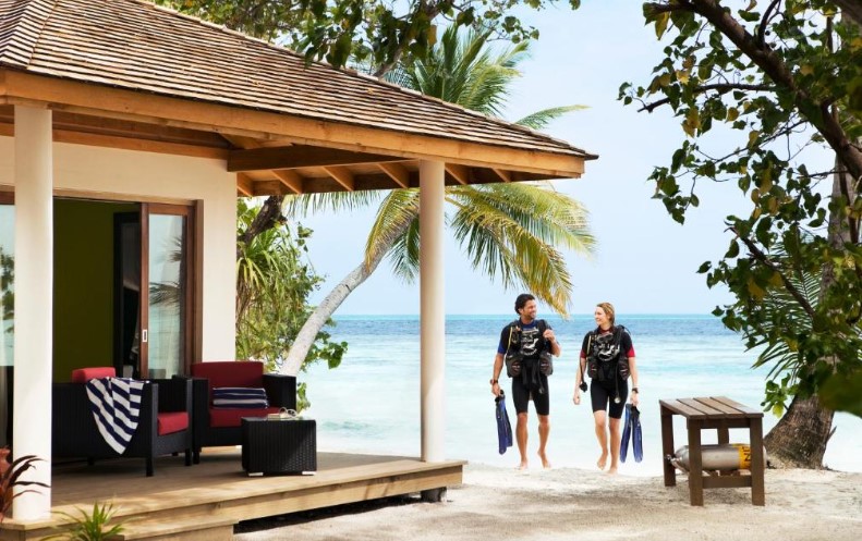 Enjoy the easy accessible house reef at Vilamendhoo on this last minute offer!