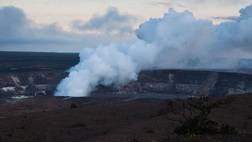 ONE DAY FLY AWAY TOUR - BIG ISLAND/HILO VOLCANO ADVENTURE AND BLUE HAWAIIAN HELICOPTER TOUR