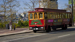 HOP ON HOP OFF TOUR OF VANCOUVER - MULTILINGUAL