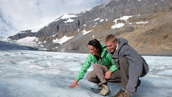 ICEFIELDS PARKWAY DISCOVERY SIGHTSEEING TOUR FROM BANFF TO JASPER