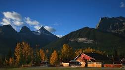 THREE SISTERS PEAKS TOUR