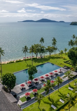 EXCLUSIVE! Ultra-Modern Qatar & All-Villa Luxury in Phuket