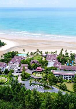Apsara Beachfront Resort and Villa