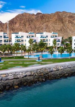 Enjoy the Arabian Sea Views at the Radisson Blu Resort, Fujairah!
