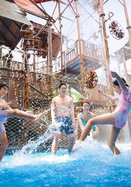 Last Minute Summer Holiday! City, Theme Parks and Beach!