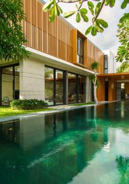 Ultra Last Minute! Urban Glamour & Island Indulgence: Bangkok to Phu Quoc