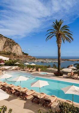 Sicilian Elegance – A Luxury Stay at Le Calette N°5 with car hire included