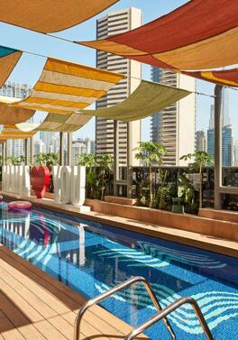 Couples Vibe! Urban Chic in the Centre of Dubai!