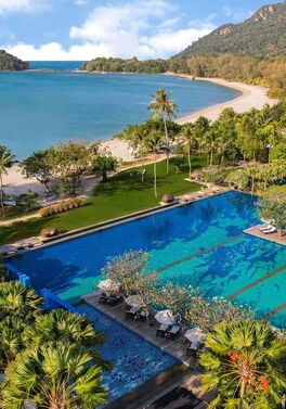 Capital City and Island Vibes with panoramic views in Malaysia! Includes Private Tour in KL