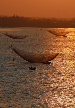 Modern Singapore, timeless Hoi An