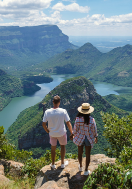 Cape Town plus Wildlife, Wine and Garden Route Escorted Tour!