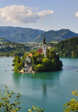 Discover Slovenia's Treasures: Lakes, Mountains, and Cities Await!