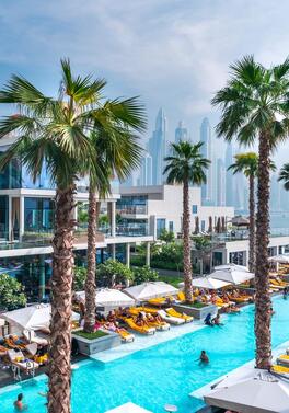 40% Discount! Friends in a 3 bedroom residence! Party at the FIVE Palm Jumeirah