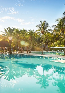 Save 27% - Couple's Suite at the popular Ravenala Attitude in Mauritius!