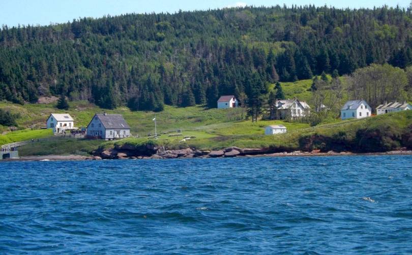 FAMILY GUIDED CANOE OR KAYAK TOUR