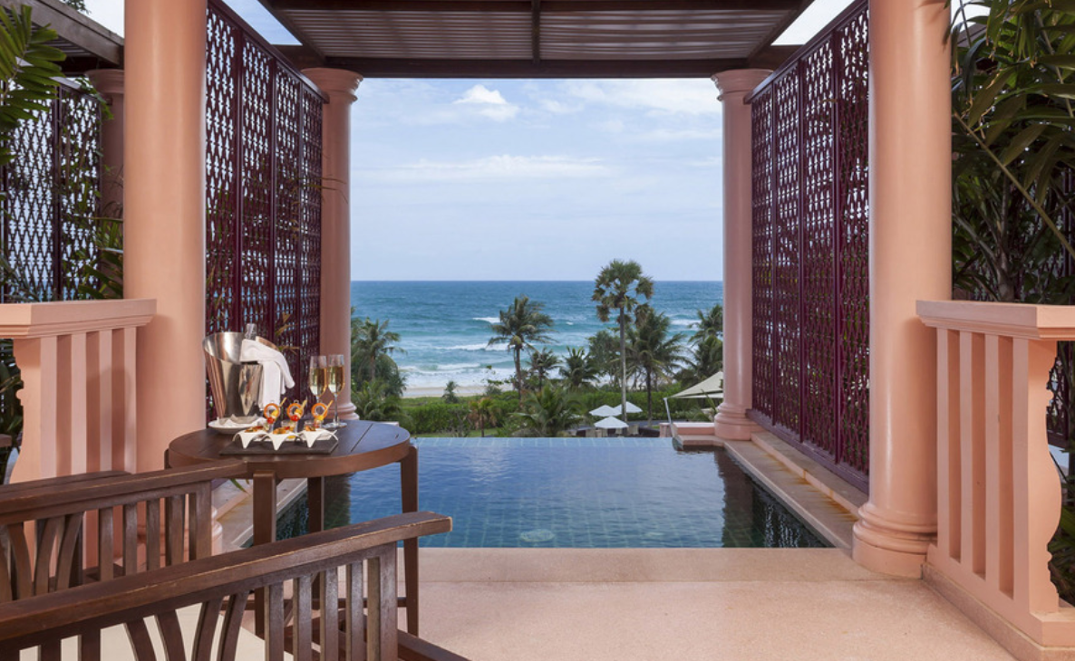 Deluxe Pool Suite at the luxurious Centara Grand Beach Resort in Phuket!