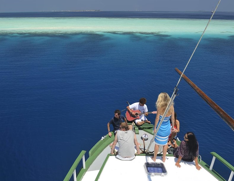 Save 30% off this G Adventures Maldives Dhoni Cruise with 7 night beach extension!