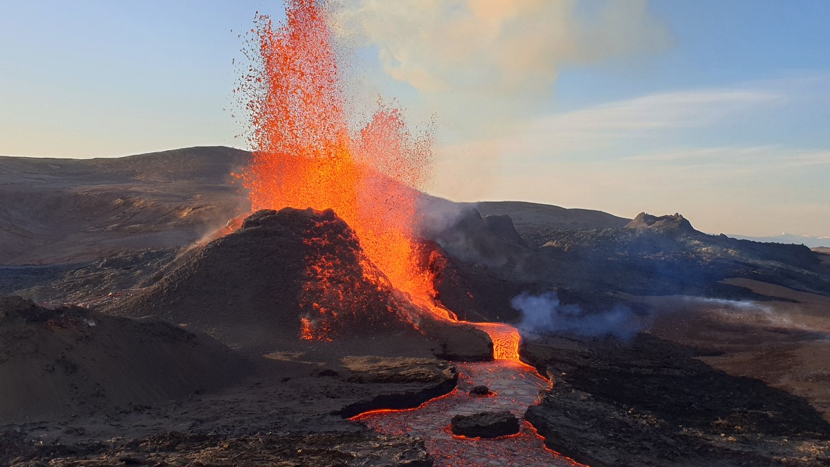Witness a live action volcanic eruption!