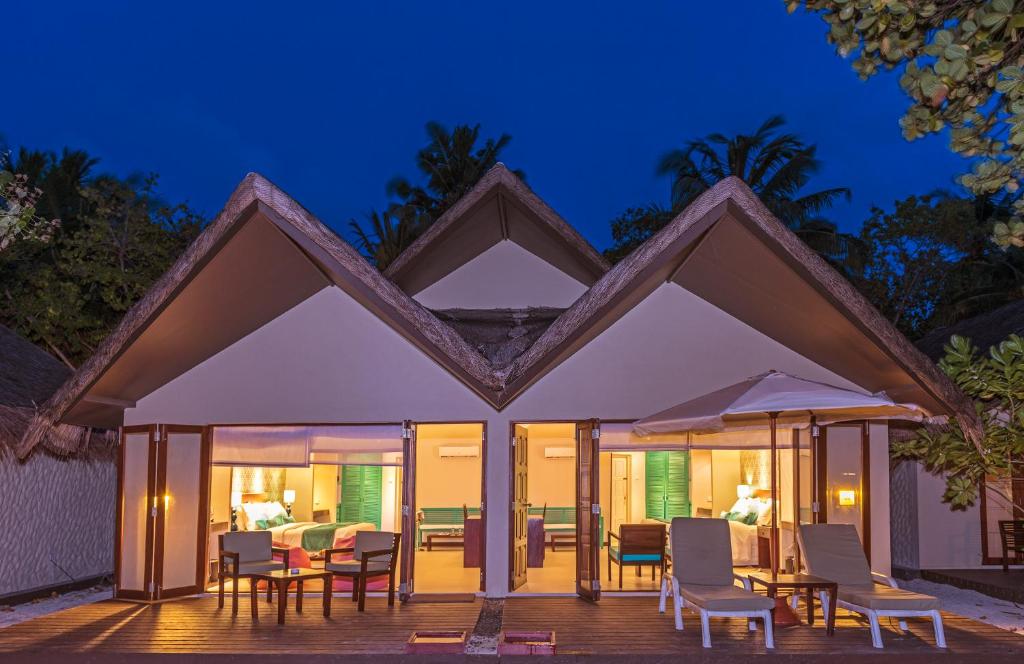 2 bedroom beachfront villa in the Maldives for May half term!
