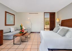 Paradis Beachcomber Golf Resort & Spa