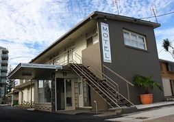 Golden Shores Airport Motel