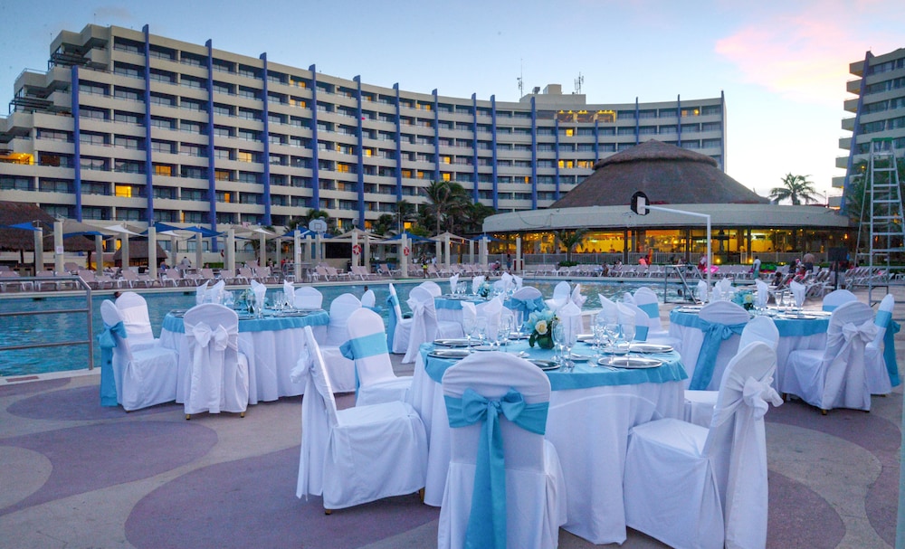 Outdoor Banquet Area