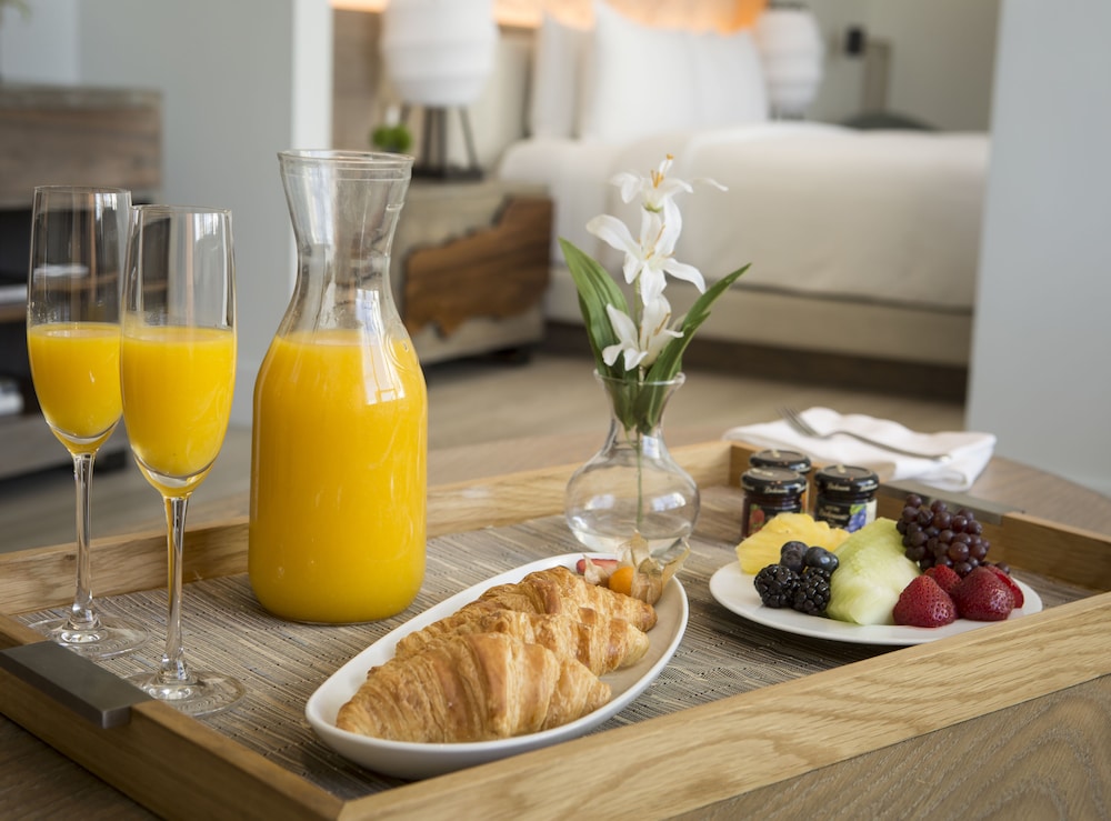 Room Service - Dining