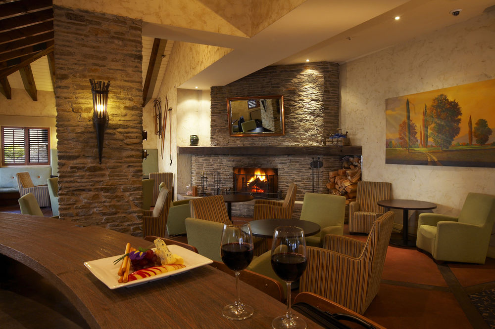 Hotel Lounge