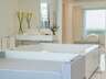 Deep soaking bathtub