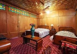 Royal Dandoo Palace of Houseboat