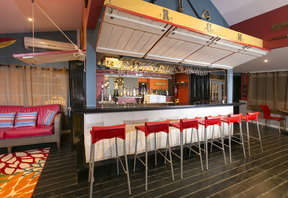 Hotel Bar