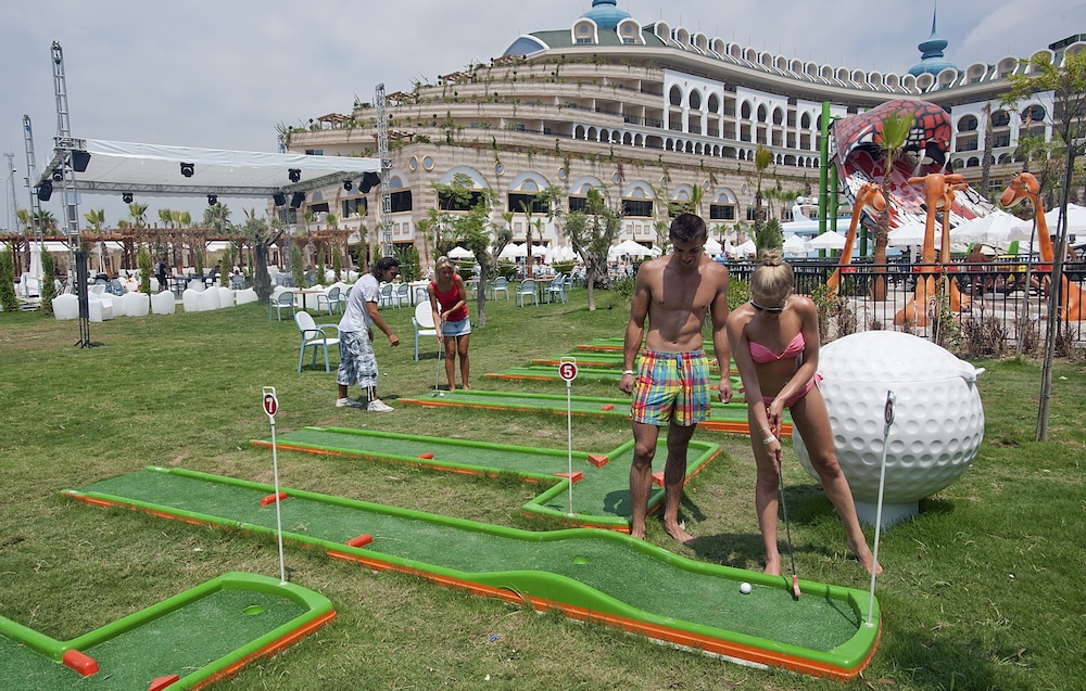 Mini-golf