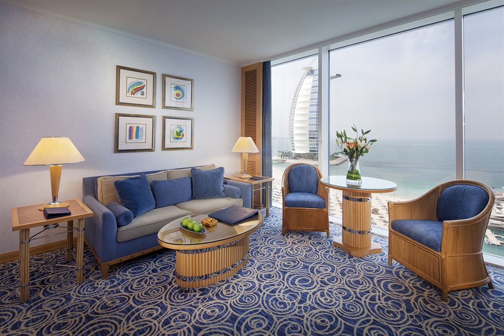 Ocean Club Executive Room King Living Room