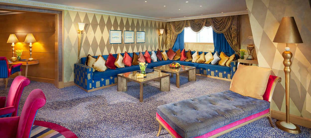 Royal Ocean Suite Lounge