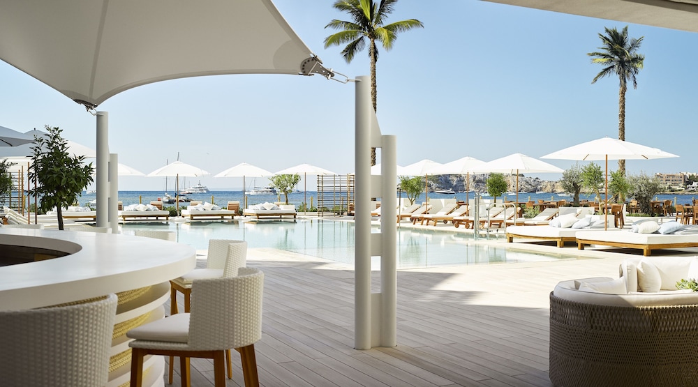 Poolside Bar