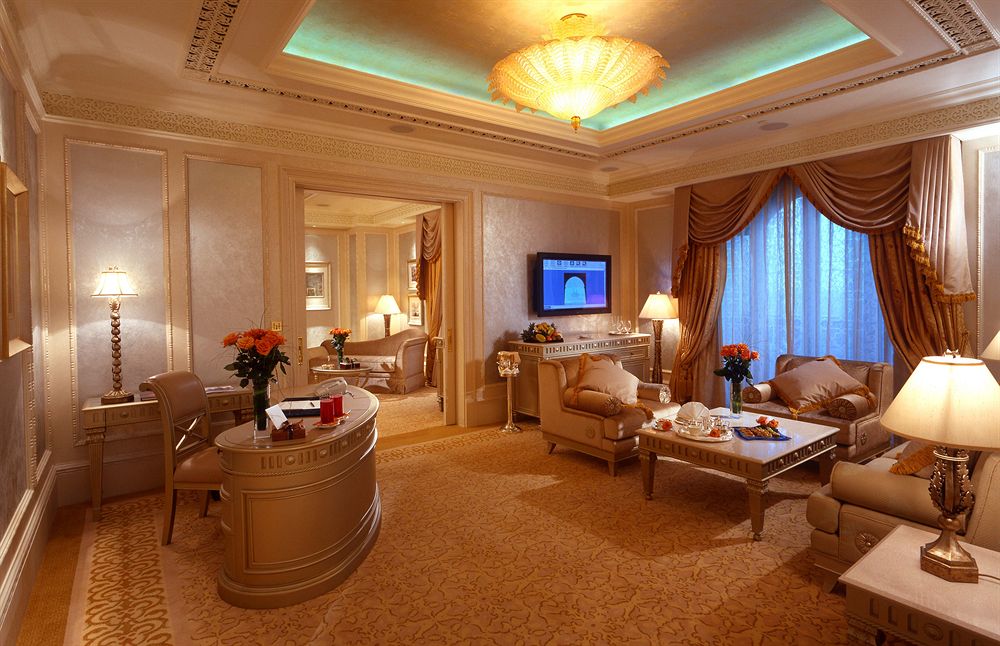 Khaleej Deluxe Suite Living Room