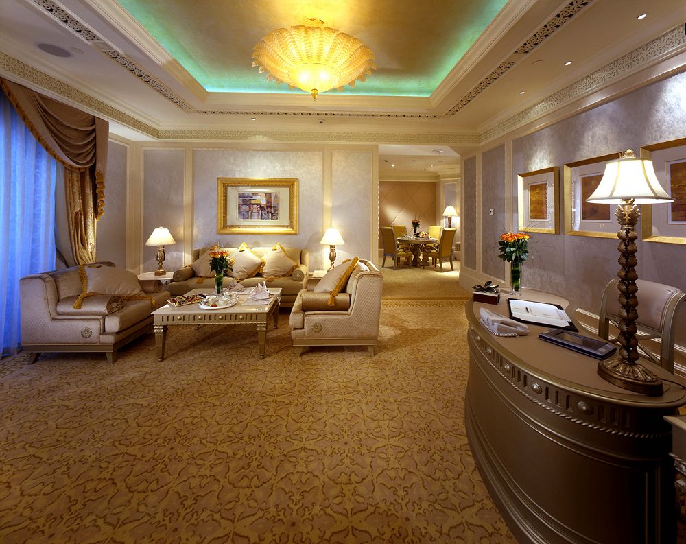 Khaleej Deluxe Suite Living Room