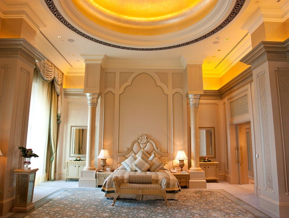 Palace Pearl Suite