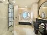 Deluxe Gulf View Room Bathroom